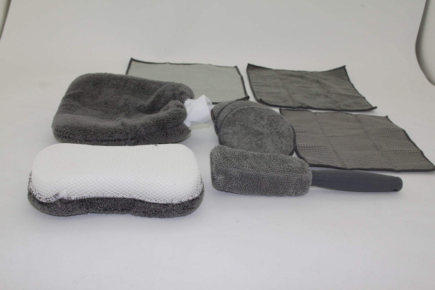 Set of cloths for washing the car i